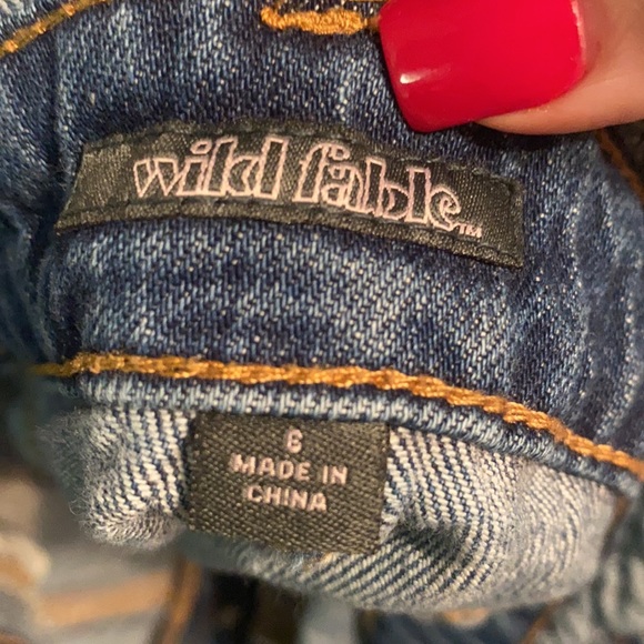 High Rise Adorable Size 6 Shorts. - Picture 3 of 4